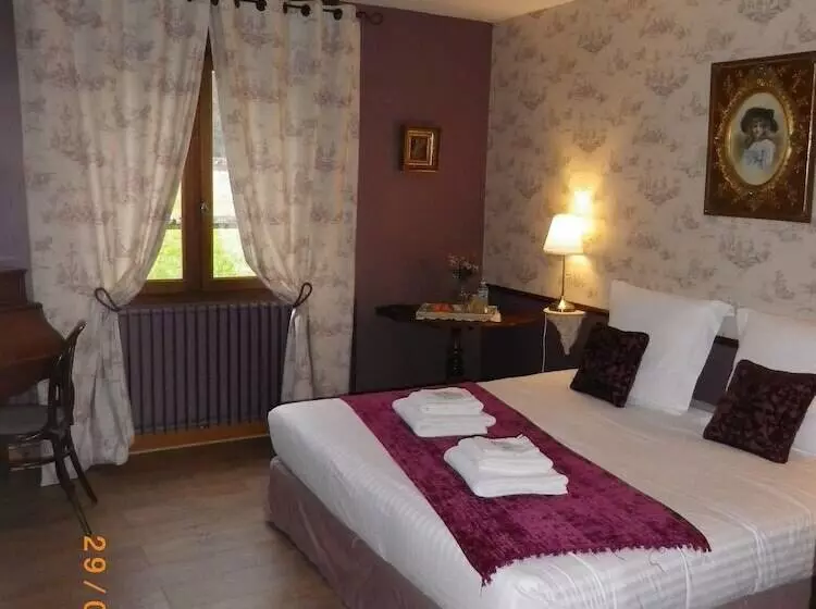 تختخواب و صبحانه Chambres Et Table D Hôtes Les Machetières
