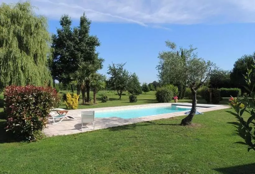Aamiaismajoitus (B&B) La Jarillais