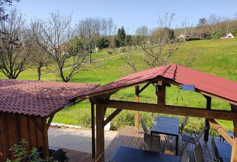 تختخواب و صبحانه La Maison De Tari