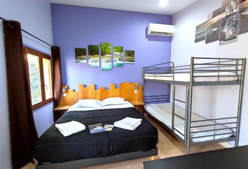 تختخواب و صبحانه La Maison De Tari