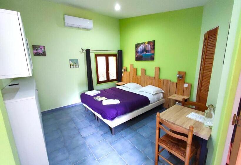 تختخواب و صبحانه La Maison De Tari