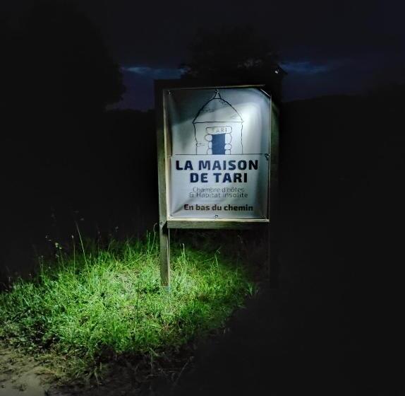 تختخواب و صبحانه La Maison De Tari