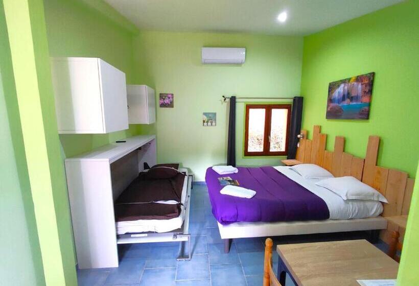 تختخواب و صبحانه La Maison De Tari