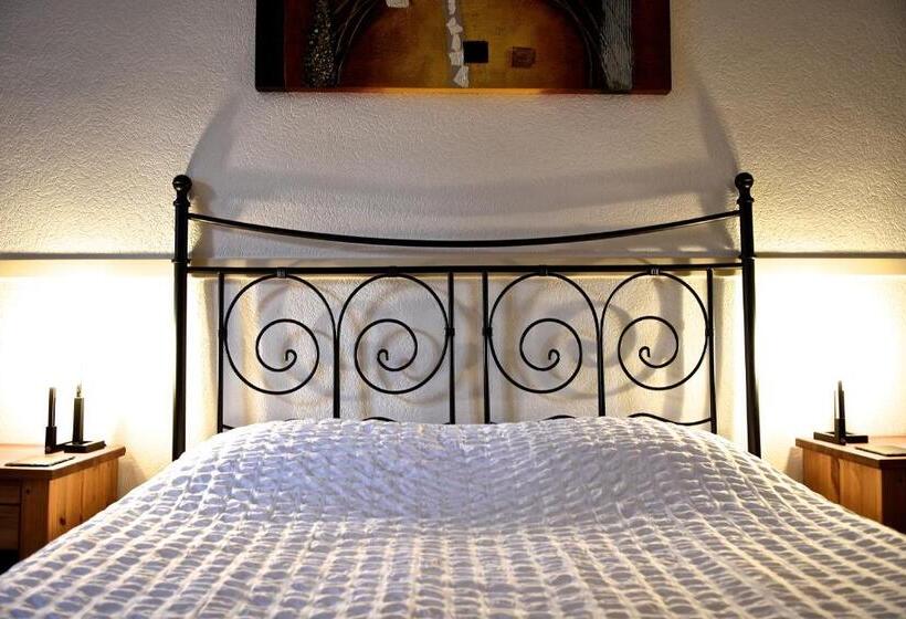 住宿加早餐  La Source