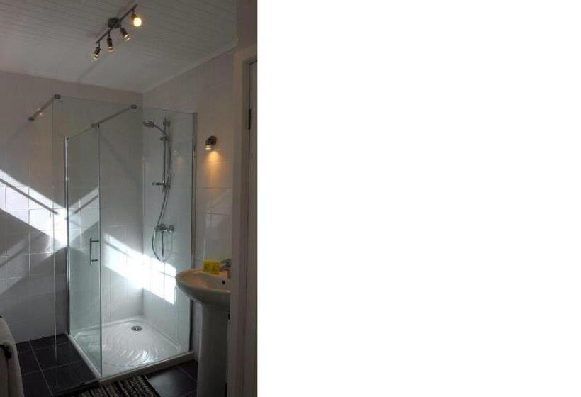 住宿加早餐  La Source