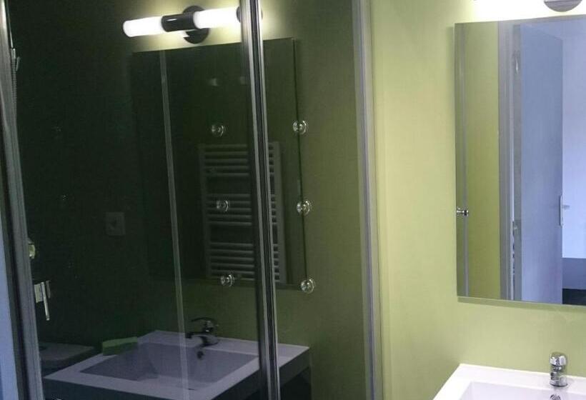 تختخواب و صبحانه La Trainelière