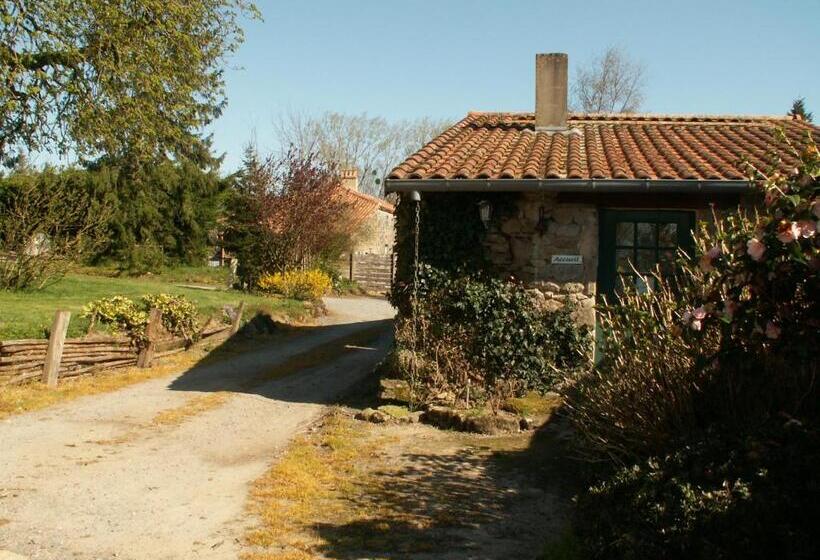 تختخواب و صبحانه La Trainelière