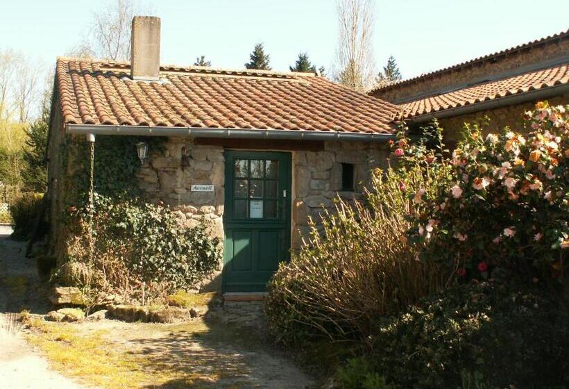 تختخواب و صبحانه La Trainelière