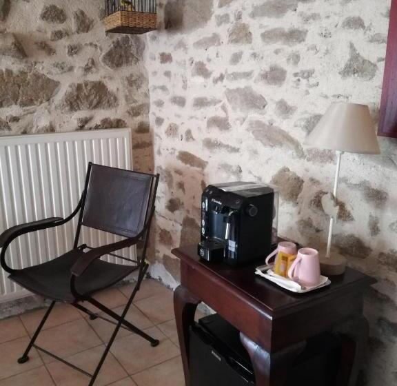 تختخواب و صبحانه La Trainelière