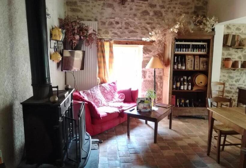 تختخواب و صبحانه La Trainelière