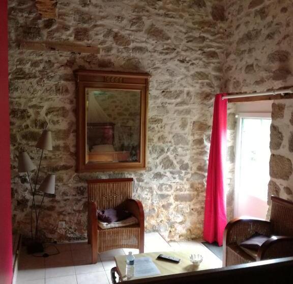 تختخواب و صبحانه La Trainelière