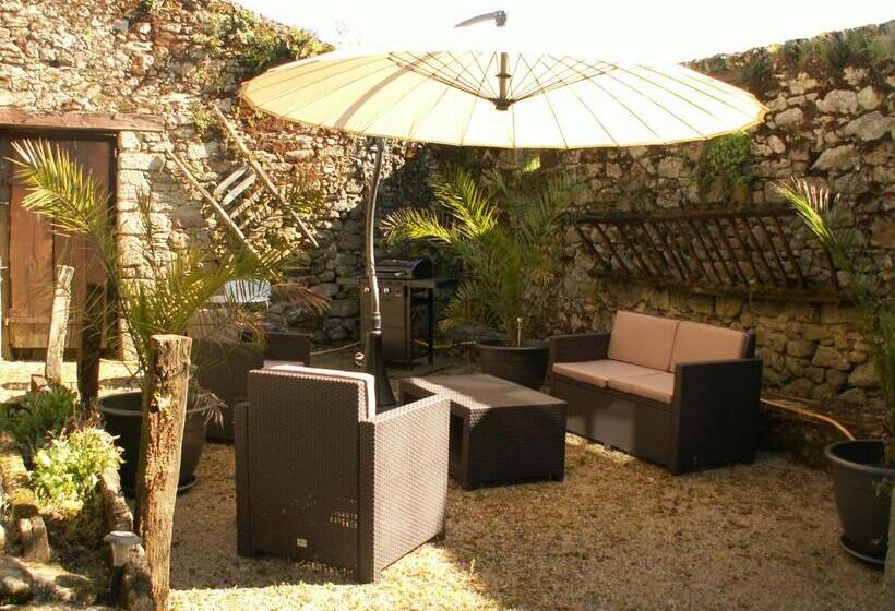 تختخواب و صبحانه La Trainelière