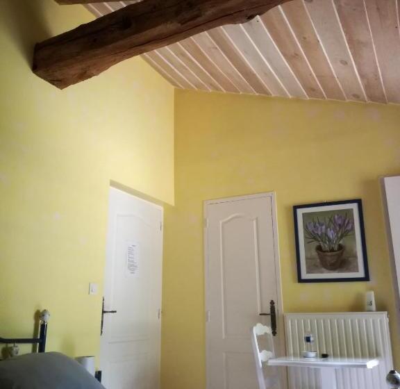 تختخواب و صبحانه La Trainelière