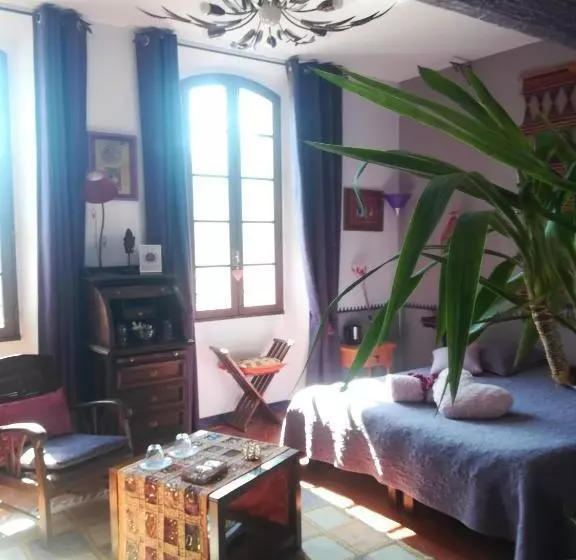 Aamiaismajoitus (B&B) Maison D'hôte La Tourette