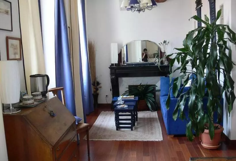 Aamiaismajoitus (B&B) Maison D'hôte La Tourette