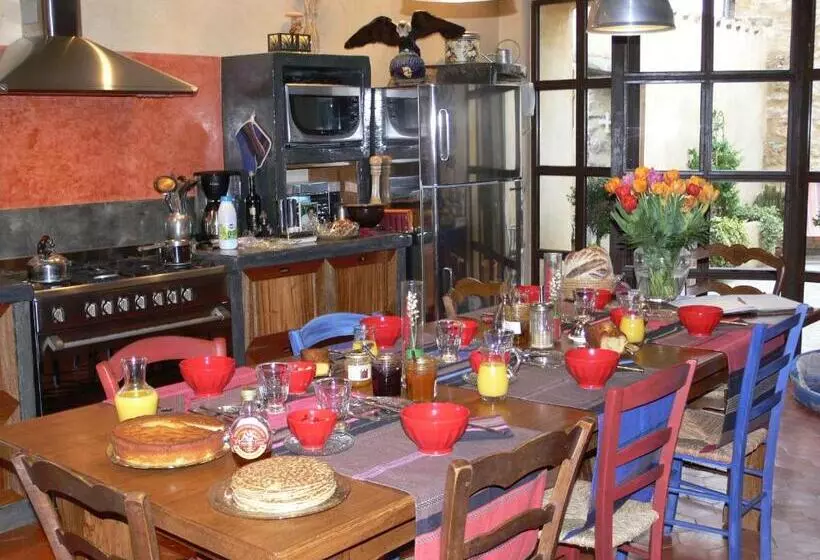 Aamiaismajoitus (B&B) Maison D'hôte La Tourette