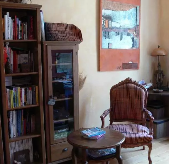 Aamiaismajoitus (B&B) Maison D'hôte La Tourette