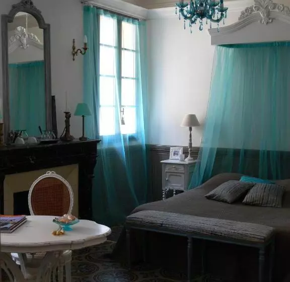 Aamiaismajoitus (B&B) Maison D'hôte La Tourette