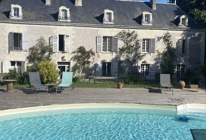 Aamiaismajoitus (B&B) Manoir De La Blonnerie