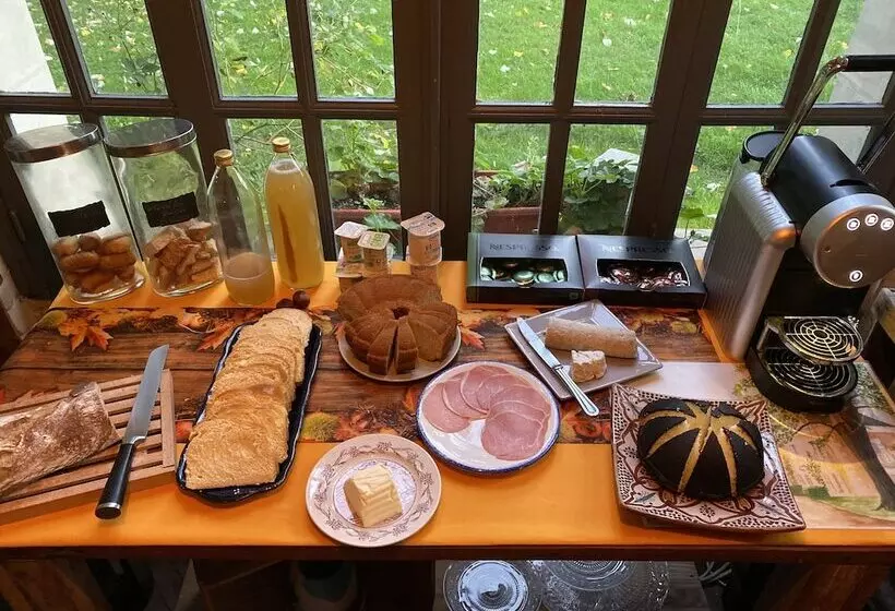 Aamiaismajoitus (B&B) Manoir De La Blonnerie