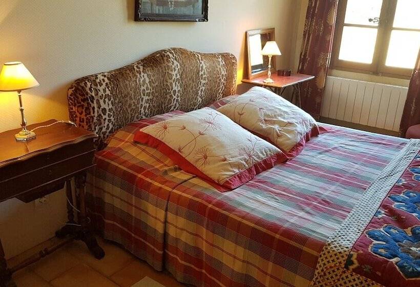 تختخواب و صبحانه Mas Du Caroubier Maison D Hotes