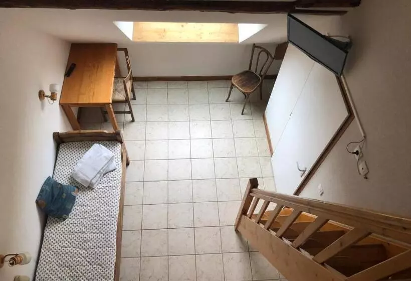 هتل Auberge De Pra Loup