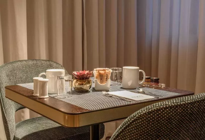 Hotelli Exe Almada Porto