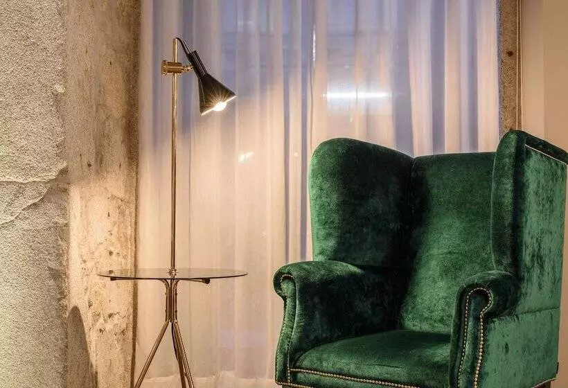 Hotelli Exe Almada Porto