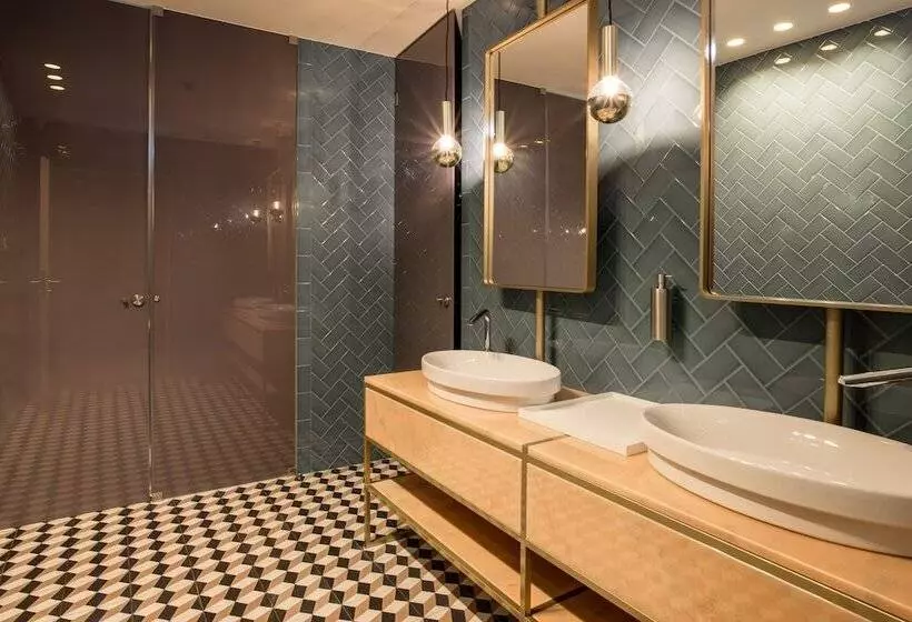 Hotelli Exe Almada Porto