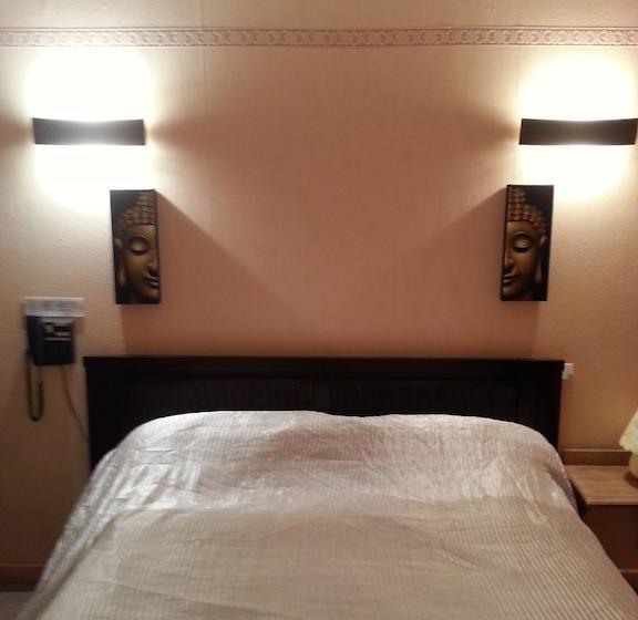 هتل La Commanderie