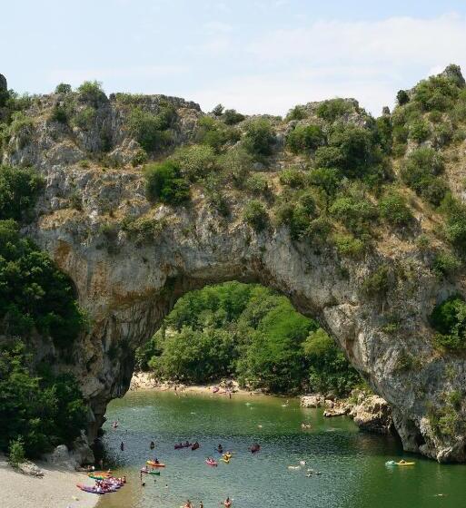 בית מלון כפרי Ibis Budget Orange Centre