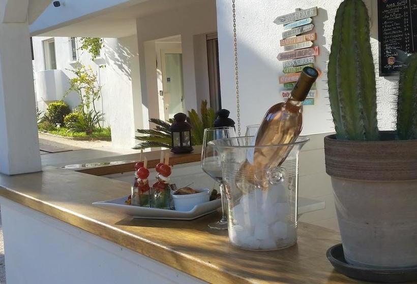 Отель Le Synaya