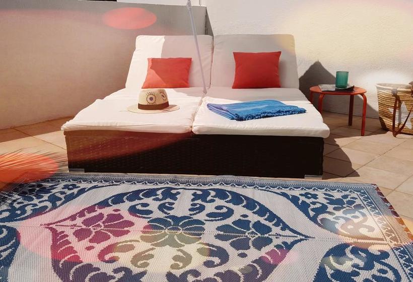 Отель Le Synaya