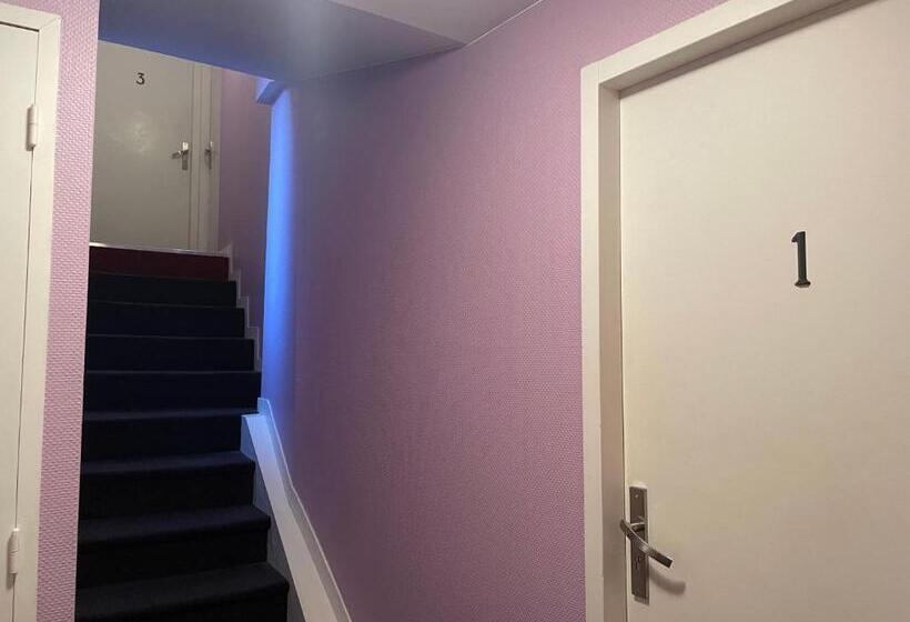 Logis Hotel Castel De Mirambel