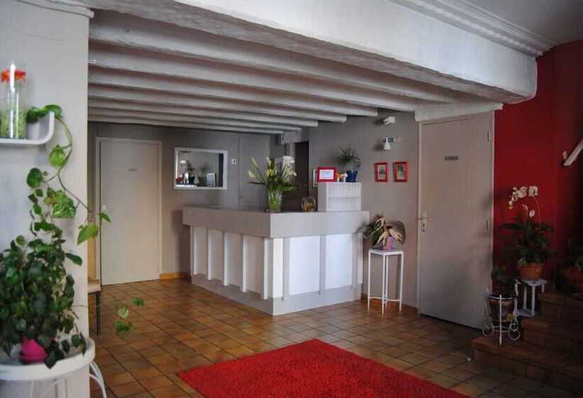 Logis Hotel Castel De Mirambel