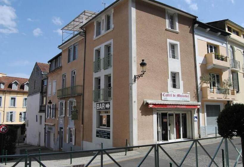 Logis Hotel Castel De Mirambel