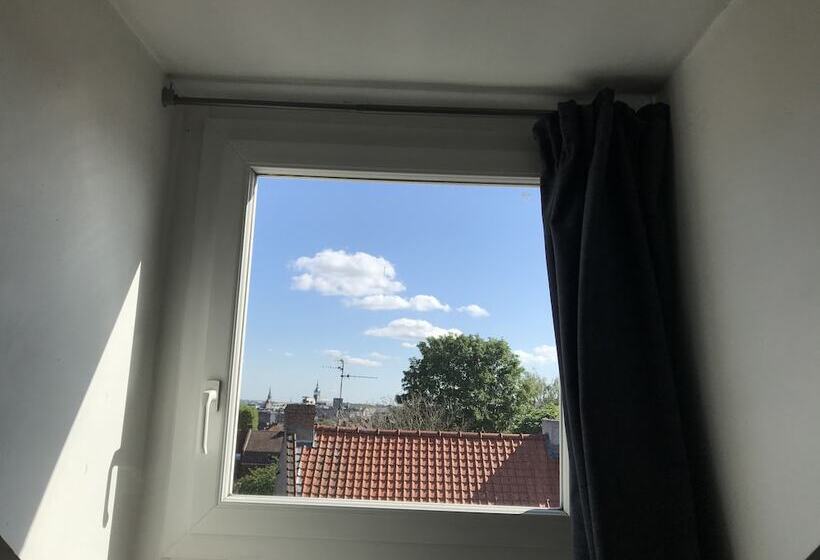 تختخواب و صبحانه Abri Du Passant