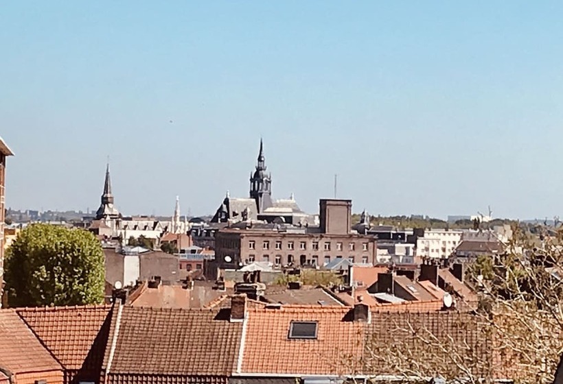 تختخواب و صبحانه Abri Du Passant