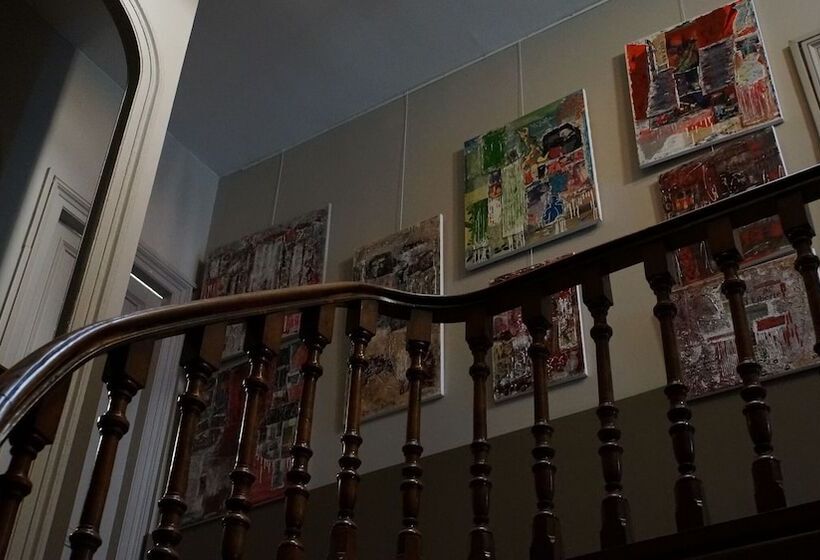 تختخواب و صبحانه Abri Du Passant