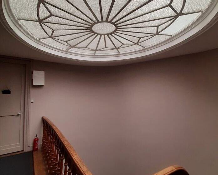 تختخواب و صبحانه Abri Du Passant