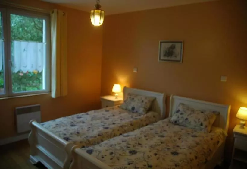 ベッドアンドブレックファースト Chambre D Hôtes Mont D Hermine