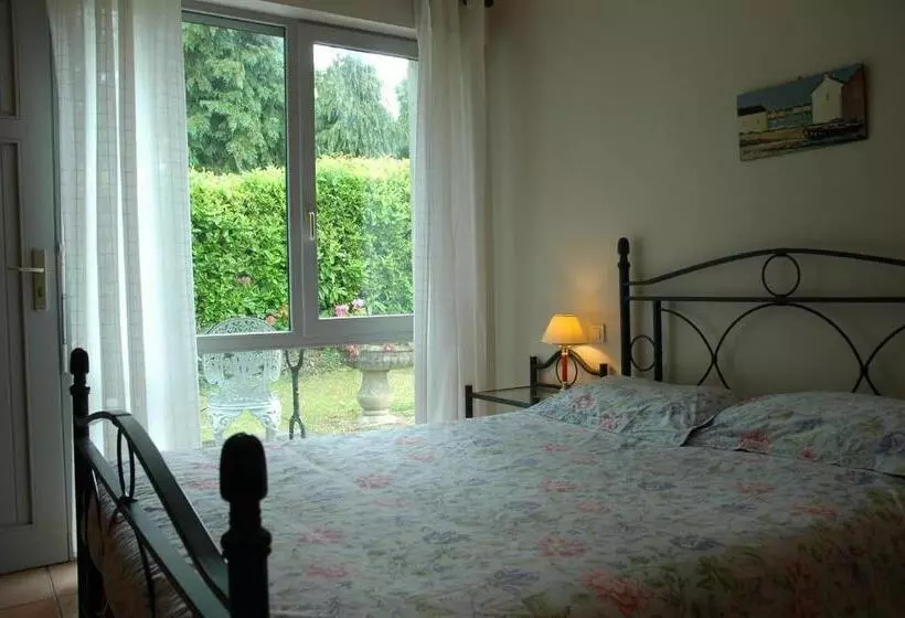 ベッドアンドブレックファースト Chambre D Hôtes Mont D Hermine