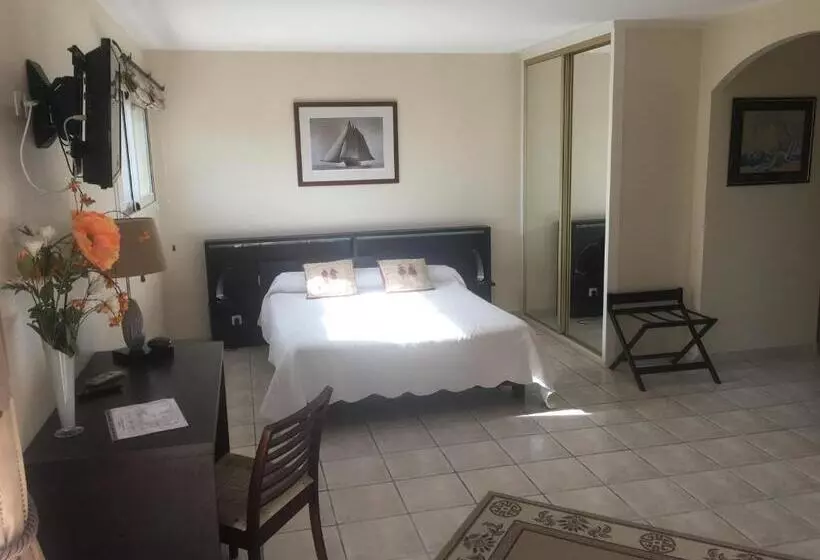 ベッドアンドブレックファースト Chambres D Hotes La Coloniale