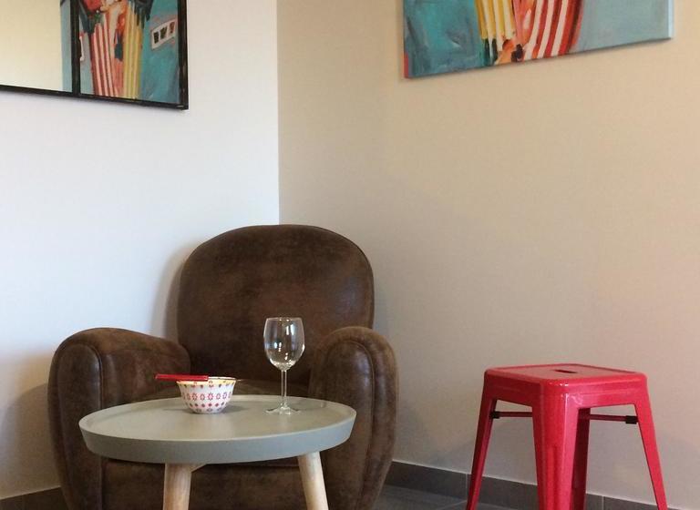 مبيت وإفطار Le Clos Poulain Petits Gîtes De Charme Et Chambres D Hôtes Familiales Au Calme Proche Bayeux Et Des