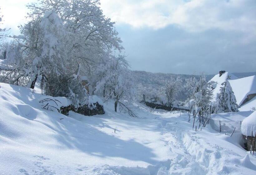 مبيت وإفطار Chambres D'hôtes Les Charmettes