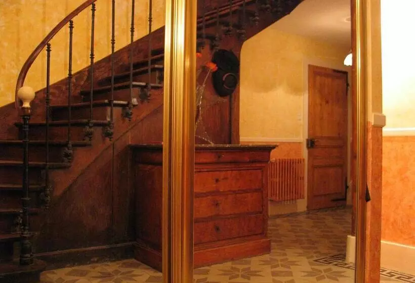 Aamiaismajoitus (B&B) Chambres D'hôtes Les Charmettes