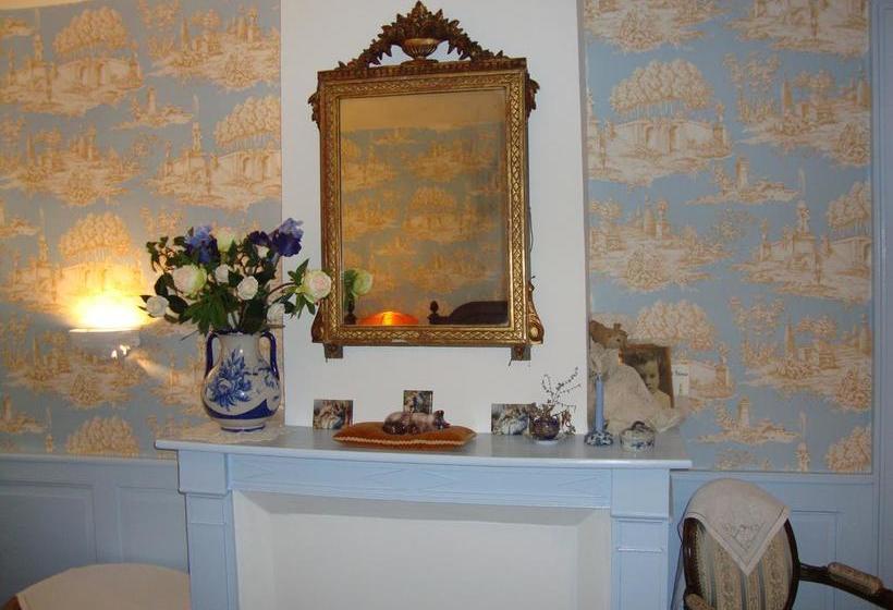 مبيت وإفطار Domaine De La Dame De Laurière