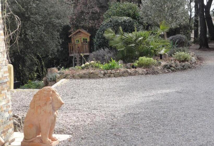 צימר Domaine De La Borie Yourhosthelper