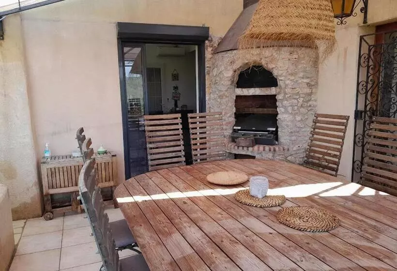 Aamiaismajoitus (B&B) Domaine De La Borie Yourhosthelper