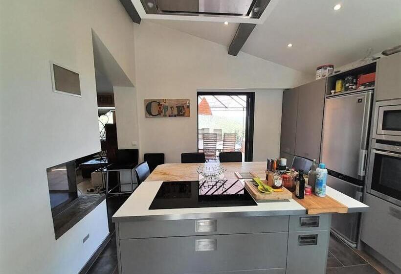 צימר Domaine De La Borie Yourhosthelper